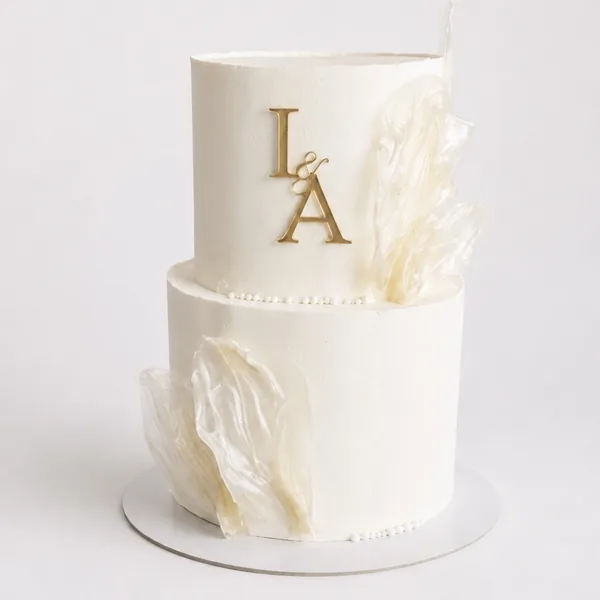 Two tiers and soaring sails